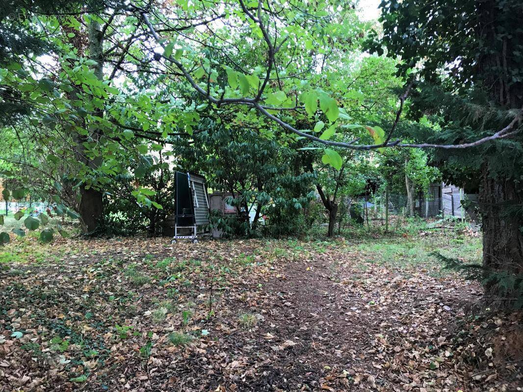 Terrain à MARLY-LE-ROI