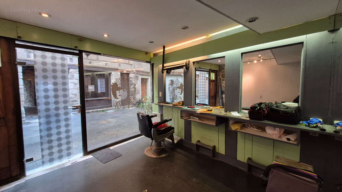 Maison à ENTRAYGUES-SUR-TRUYERE