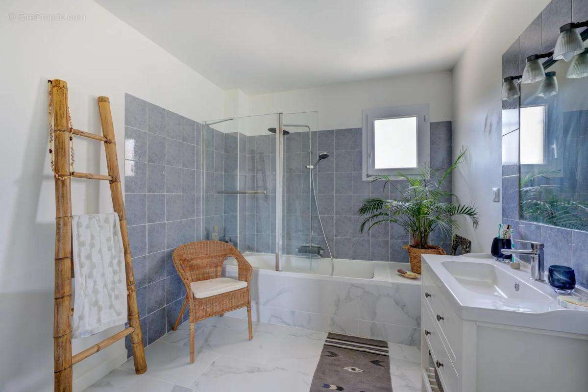 Maison de 4 pièces de 112 m² à Décines-Charpieu - photo 10