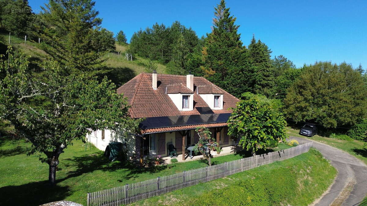 Maison de caractère : le calme de la campagne à 5 minutes des commodités. - photo 2