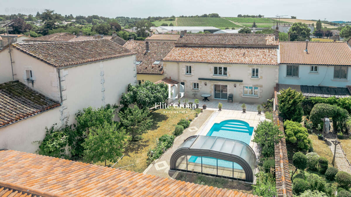 Maison à CHATEAUNEUF-SUR-CHARENTE