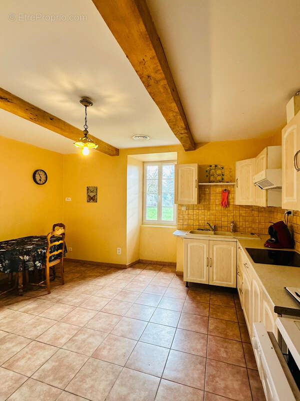 Maison à MONBRUN