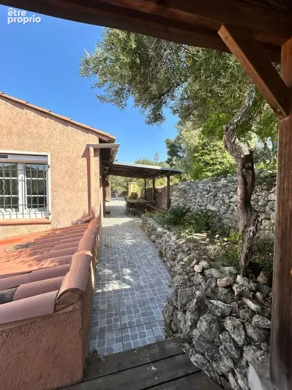 Maison 7 pièces 168 m² à vendre à Ollioules (83190) - photo 2