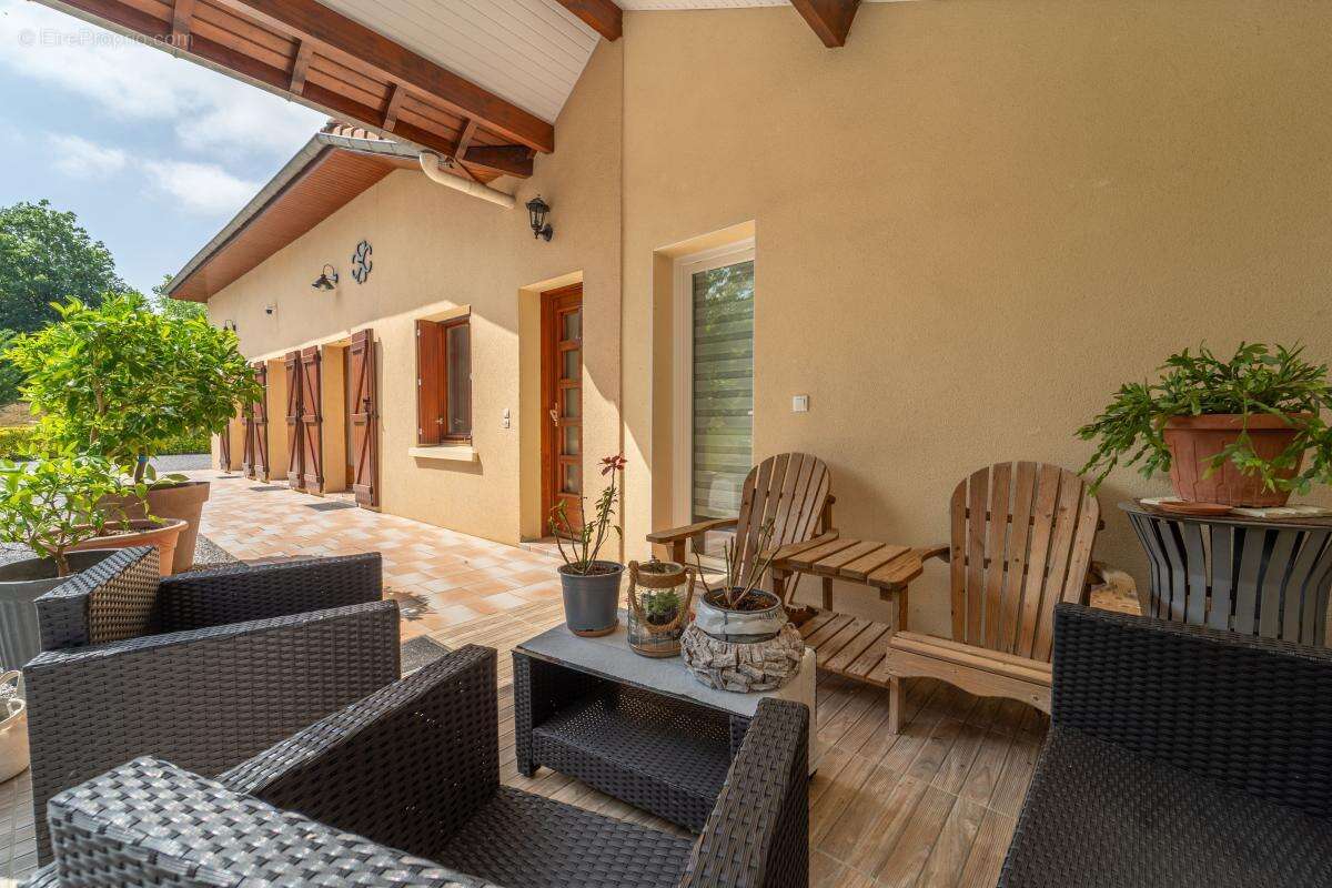 Maison 3 chambres avec grand terrain et prestations de qualité - photo 8