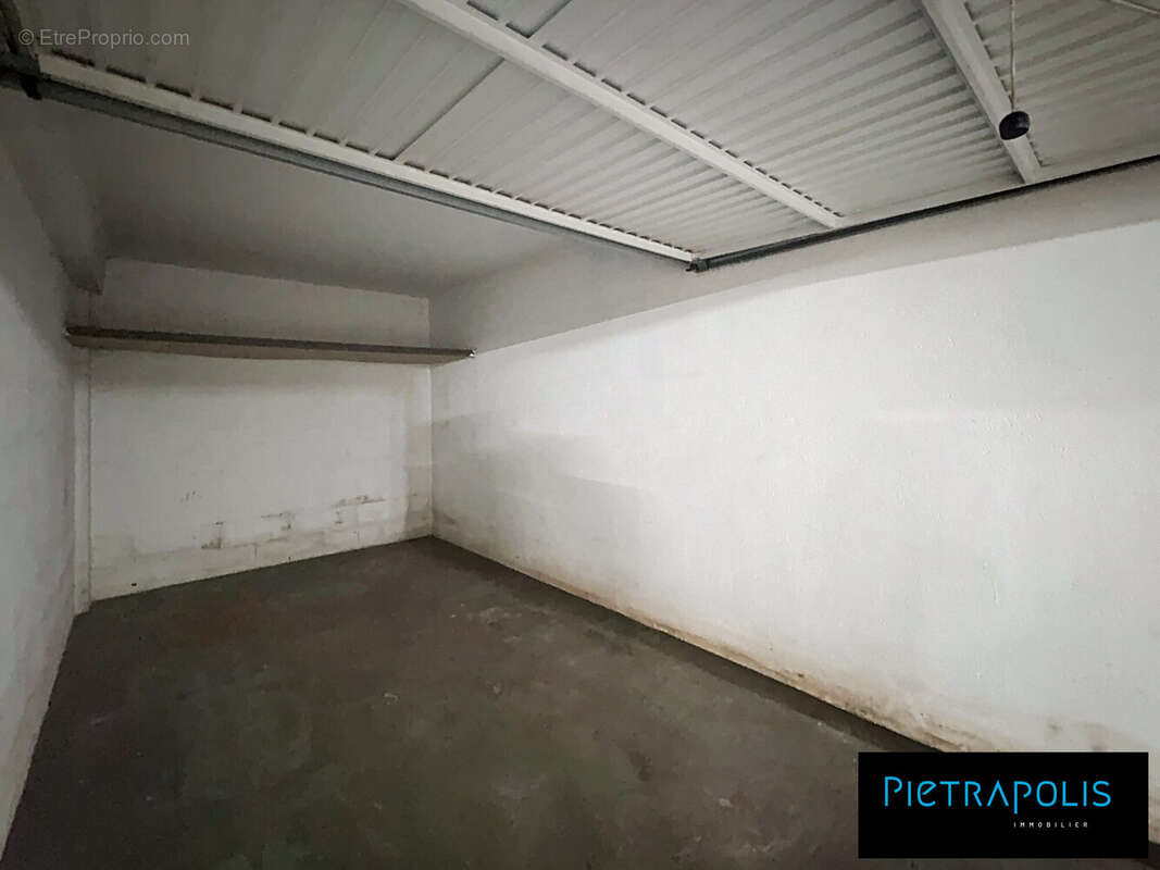 Parking à VILLEURBANNE