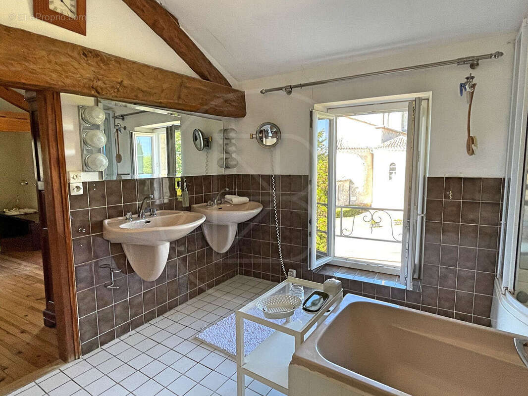 Maison à RAZAC-DE-SAUSSIGNAC