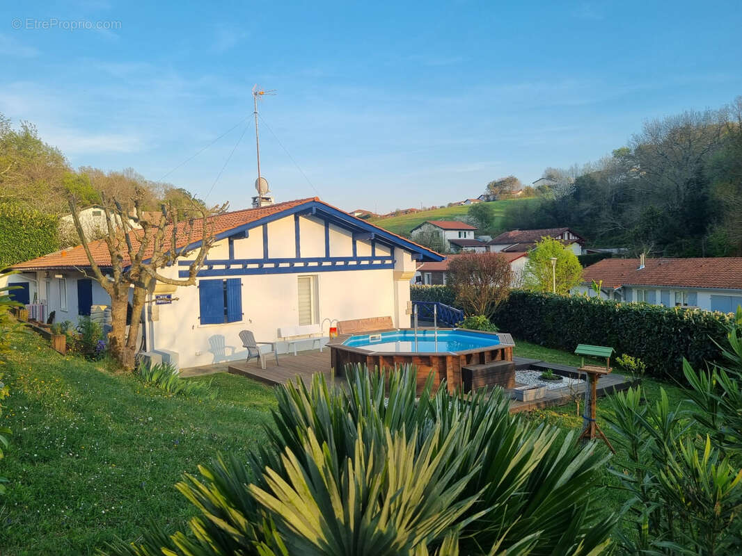 Maison à SAINT-PIERRE-D'IRUBE