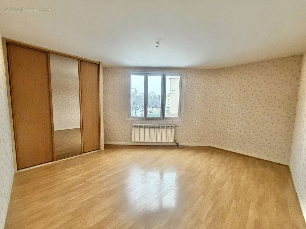 Appartement à FONTAINE