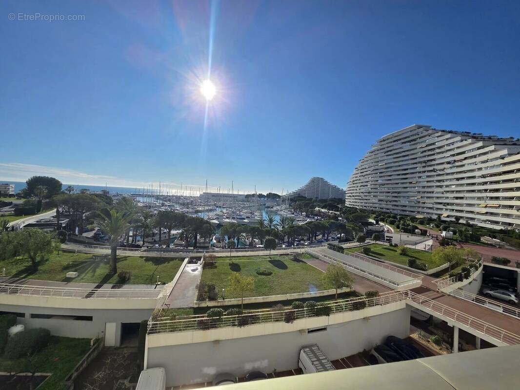 Appartement à VILLENEUVE-LOUBET