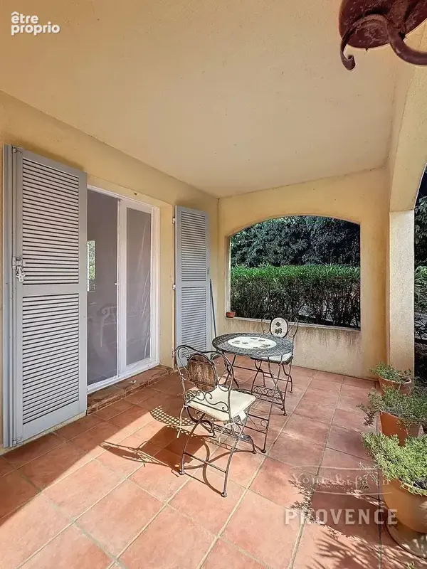 Superbe Appartement au rez de chaussé avec grande terrasse - photo 3
