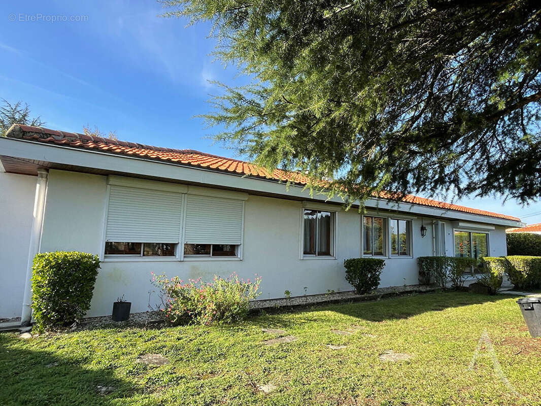 Maison de 122 m2 à BRASSIOUX commune de Deols  5 pièce(s) - photo 2