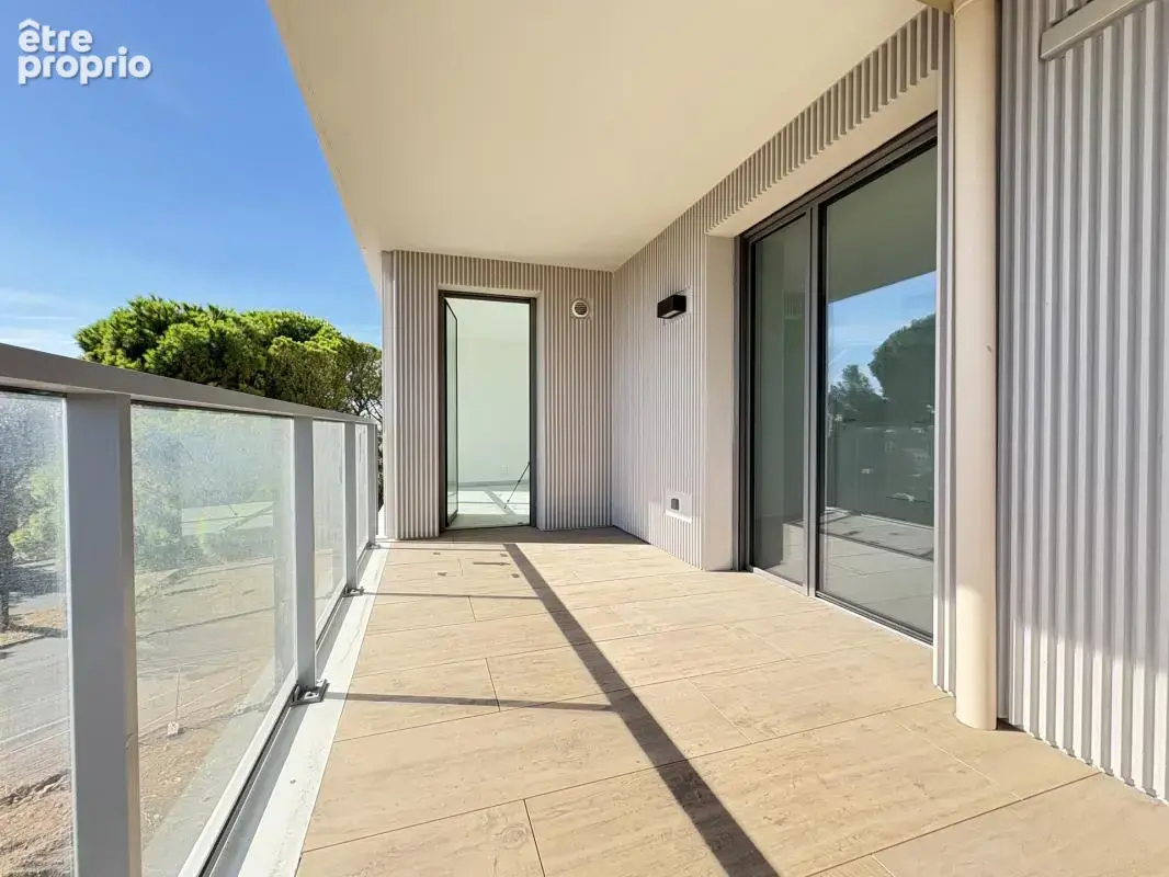 Appartement à SAINT-LAURENT-DU-VAR