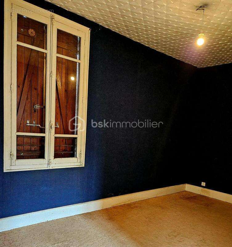 Maison à SURGY