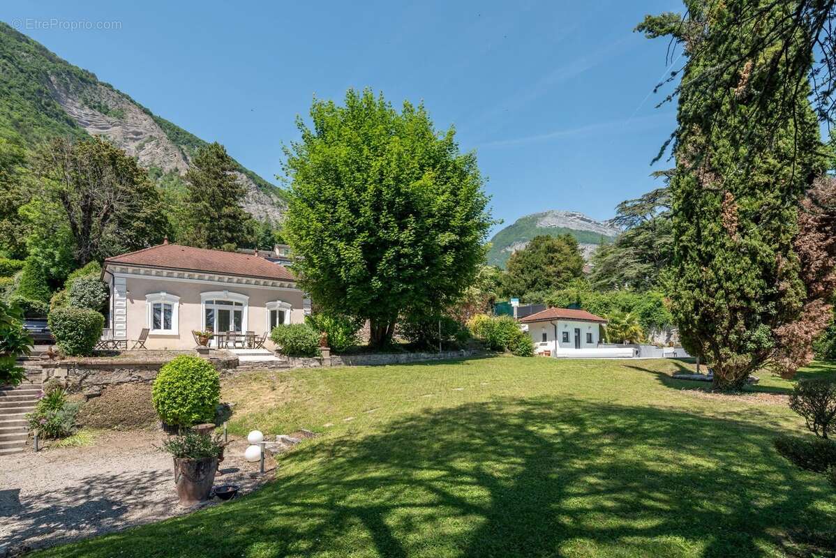 Maison à LA TRONCHE