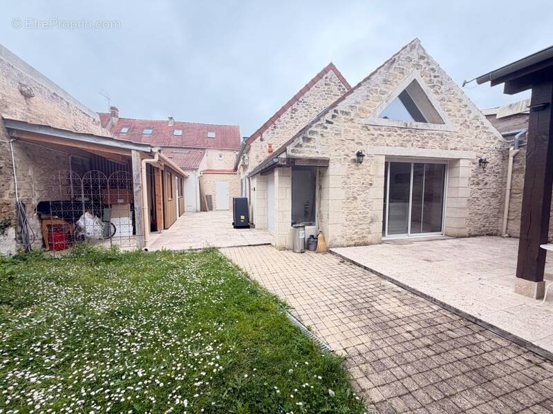 Maison à MONTATAIRE
