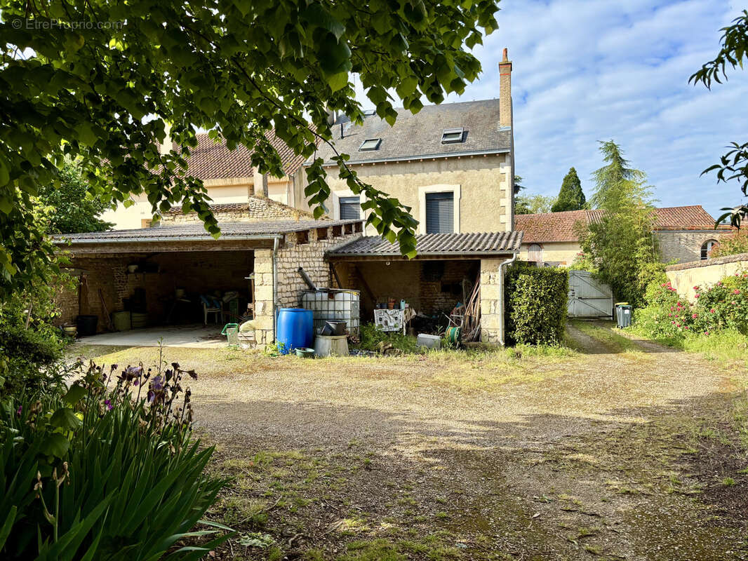 Maison à VOUILLE