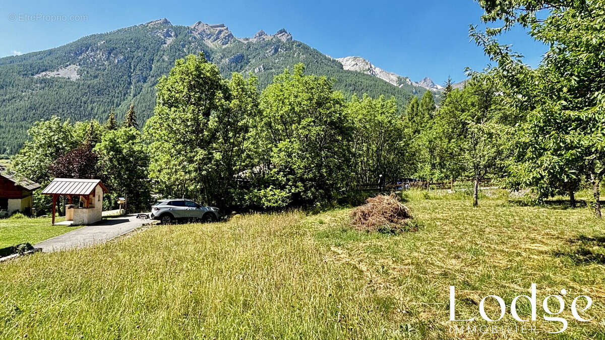 Terrain 400 m² à Le Monetier-Les-Bains  - photo 2