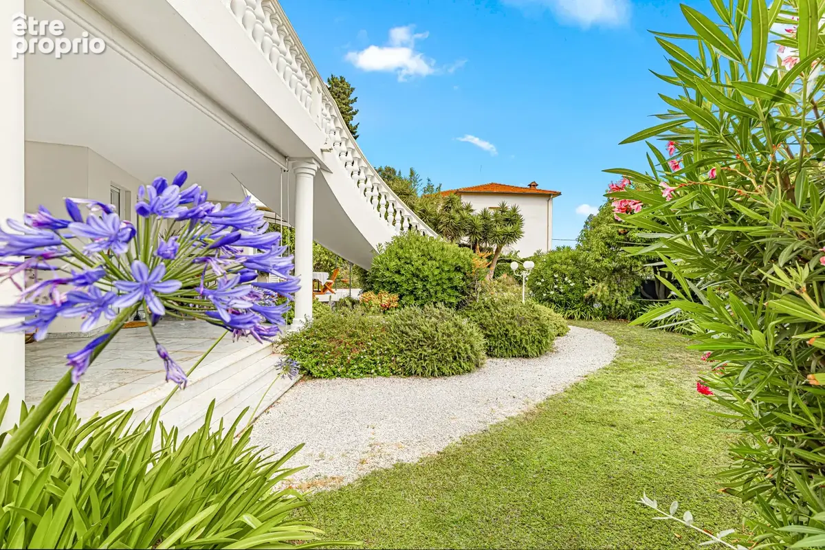 NICE NORD - COLLINE SAINT-SYLVESTRE - VILLA - 240 m2 - Terrain plat 750 m2 - Garage 160 m2 - 1 260 000 € - photo 10