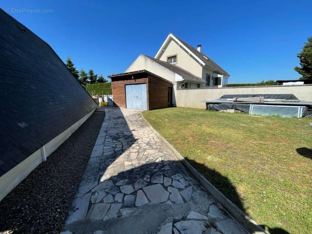 Maison à PRECIEUX