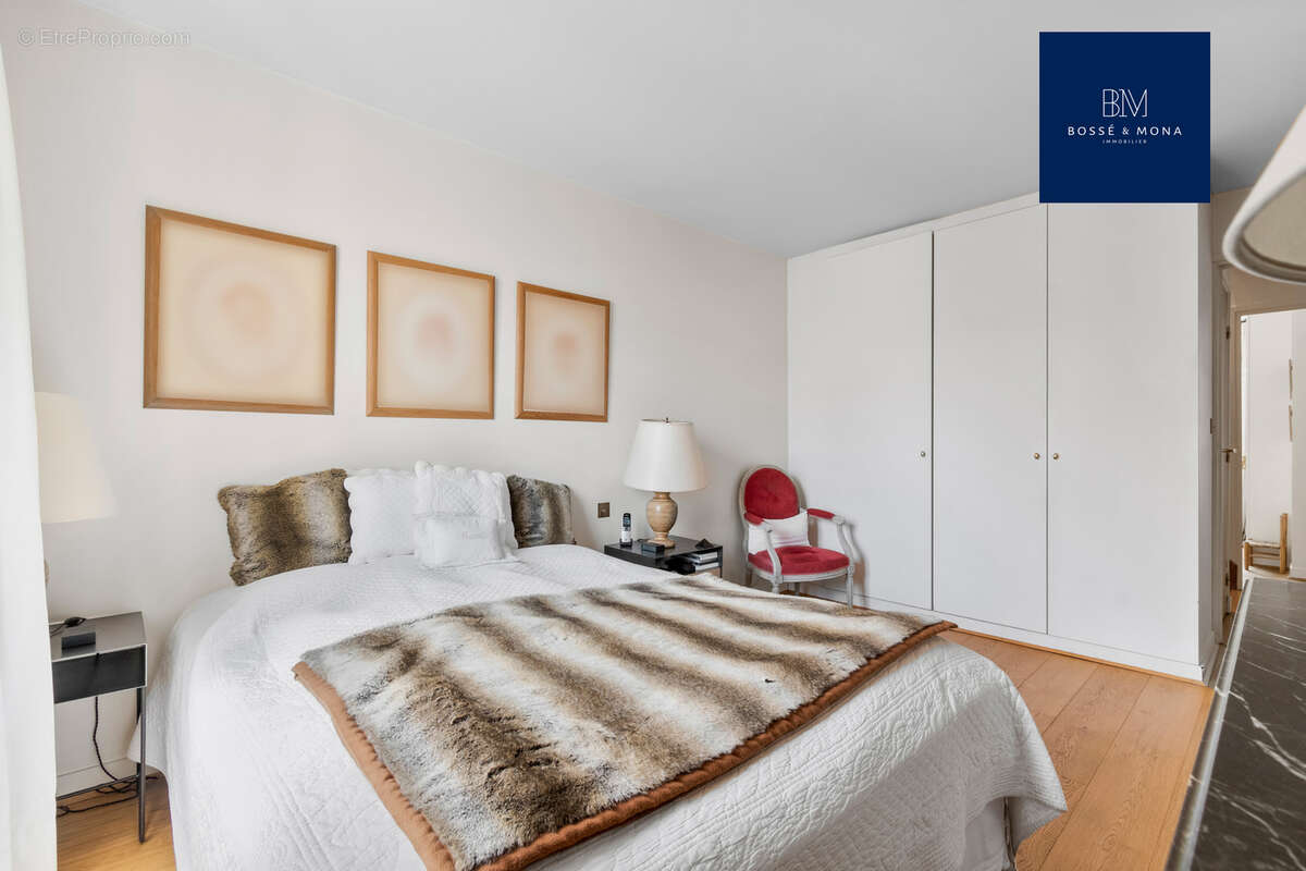 Appartement à PARIS-7E