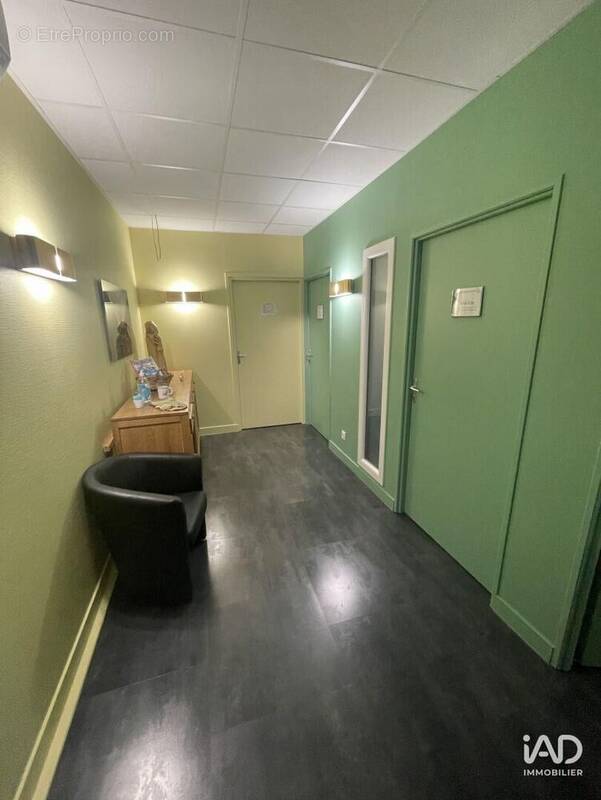 Photo 1 - Commerce à ROANNE