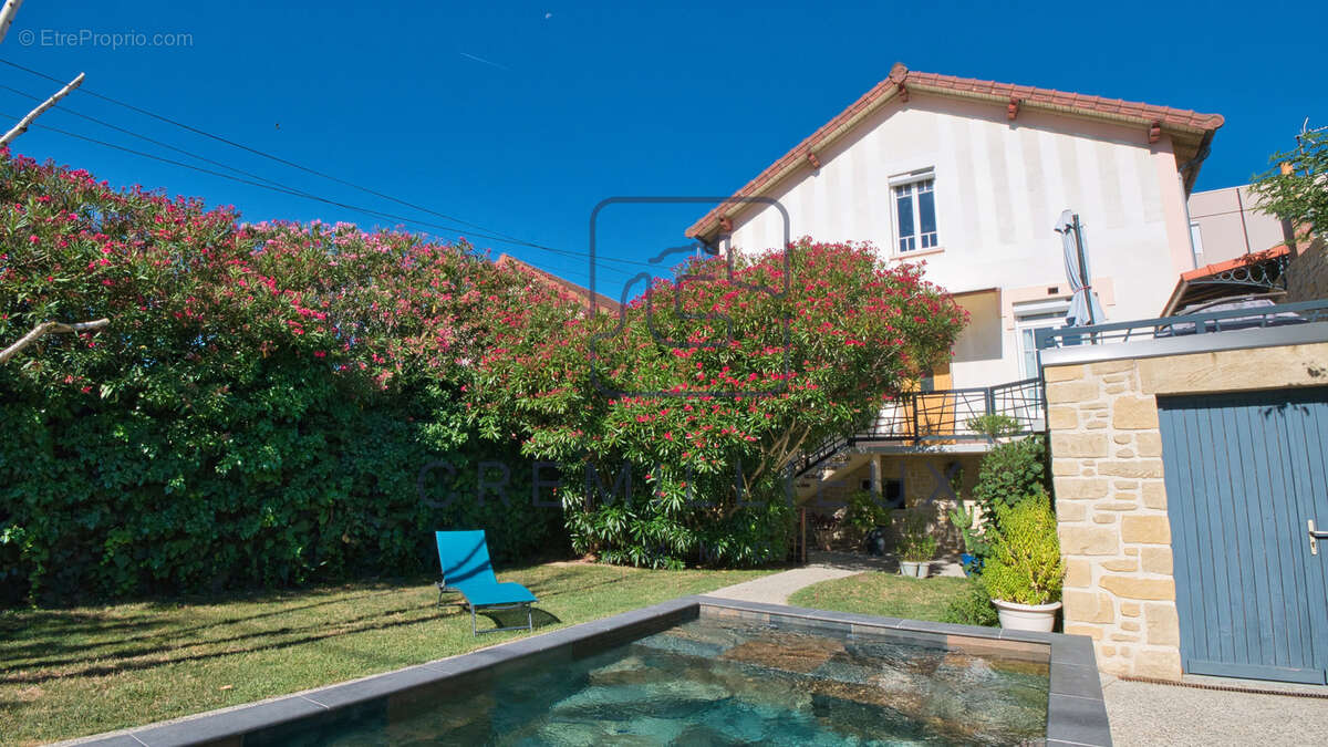 Maison à GUILHERAND-GRANGES