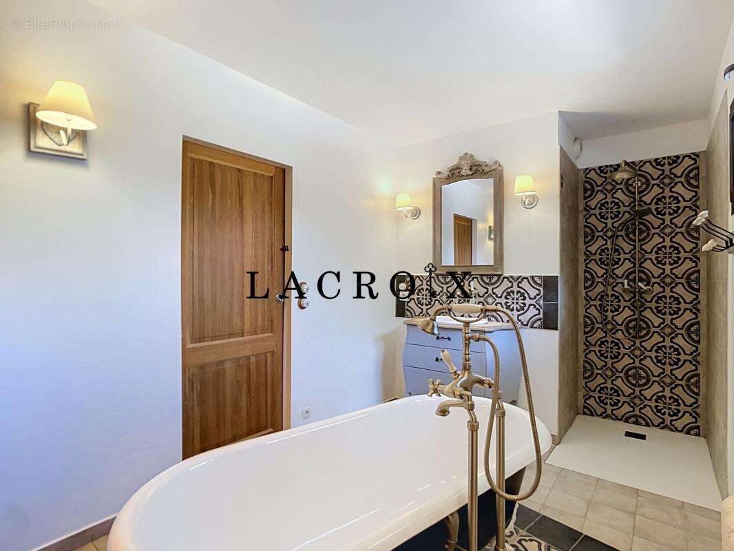 Maison 197 m² à Althen-Des-Paluds  - photo 16