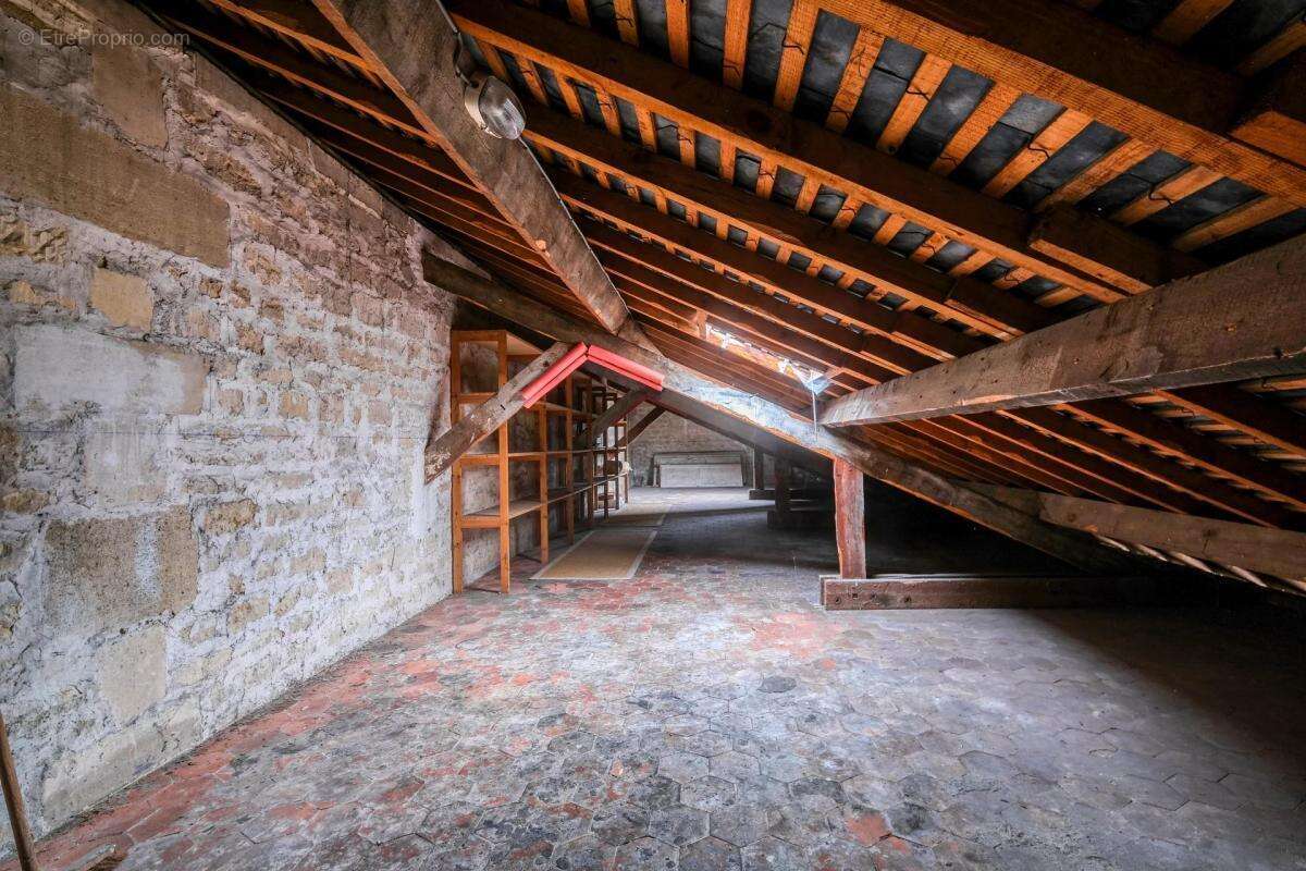 Maison à SAINT-LEU-D&#039;ESSERENT