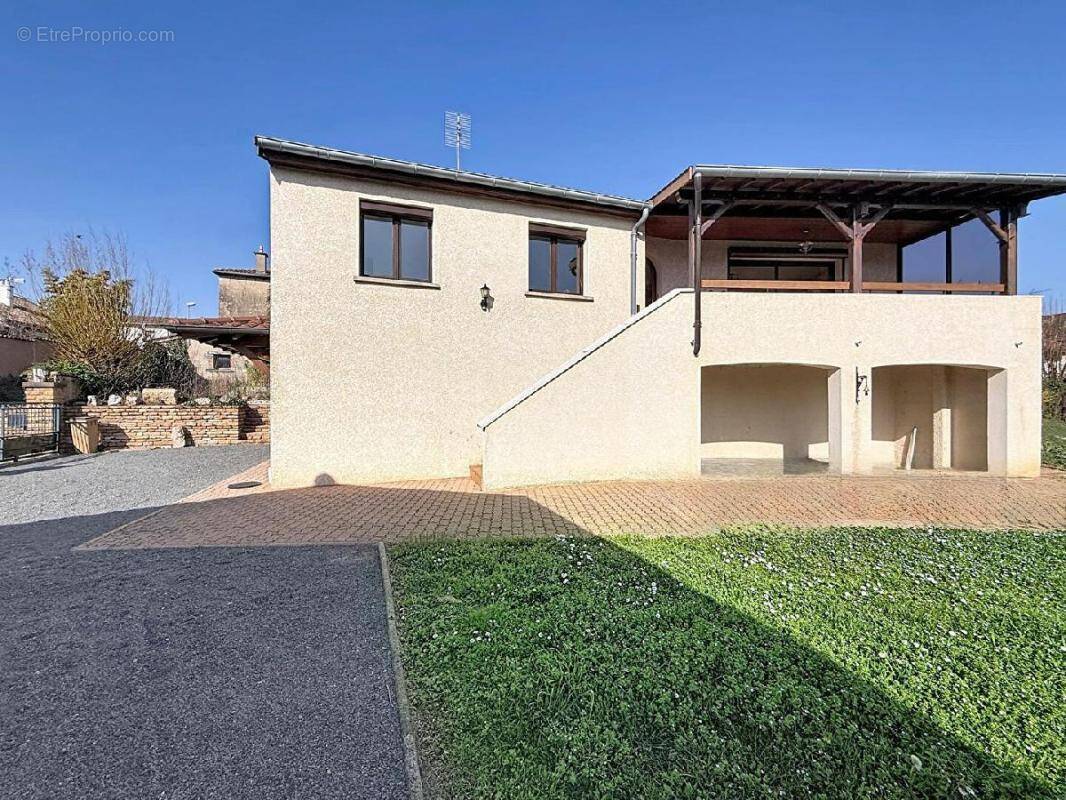 Maison à CRECHES-SUR-SAONE