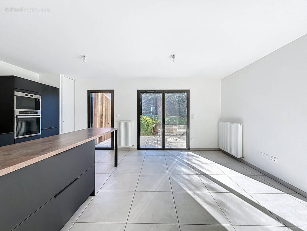 Appartement à MORNANT