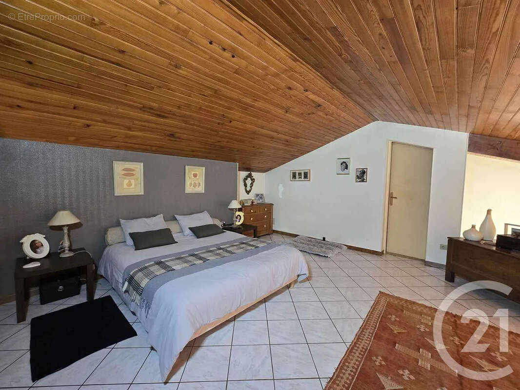 Maison à LAVERNOSE-LACASSE