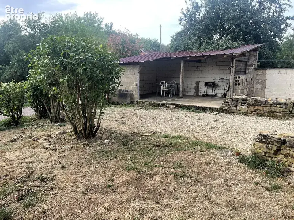 Maison rénovée avec garages et cour au calme à Baissey - photo 8