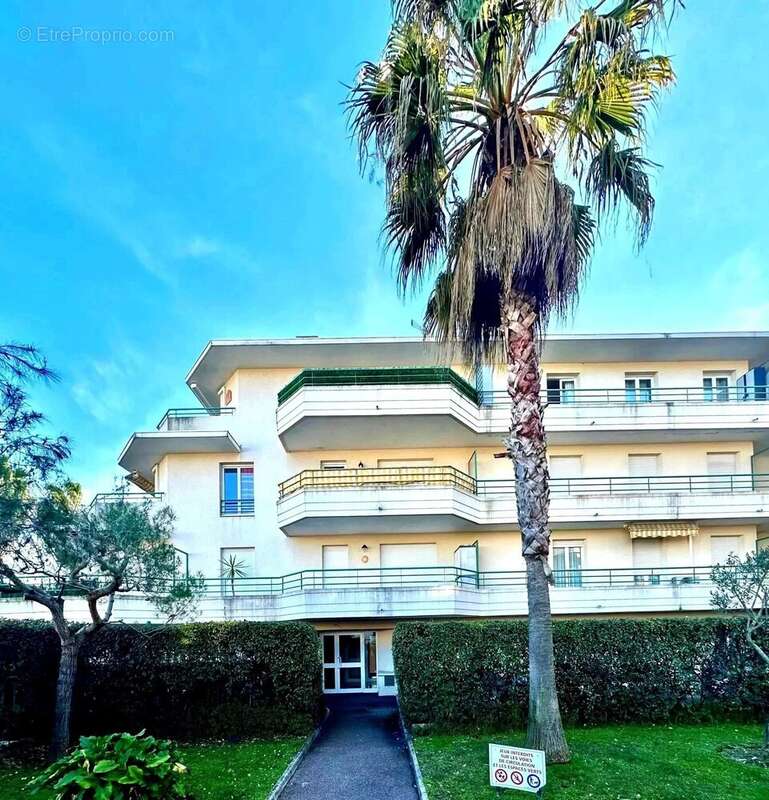 Appartement à VILLENEUVE-LOUBET