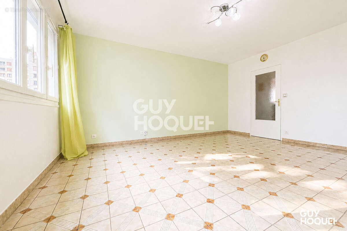 À vendre 3 pièces de 63m²  balcon + parking - photo 5