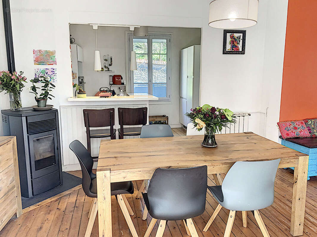 Maison à NEAUPHLE-LE-CHATEAU