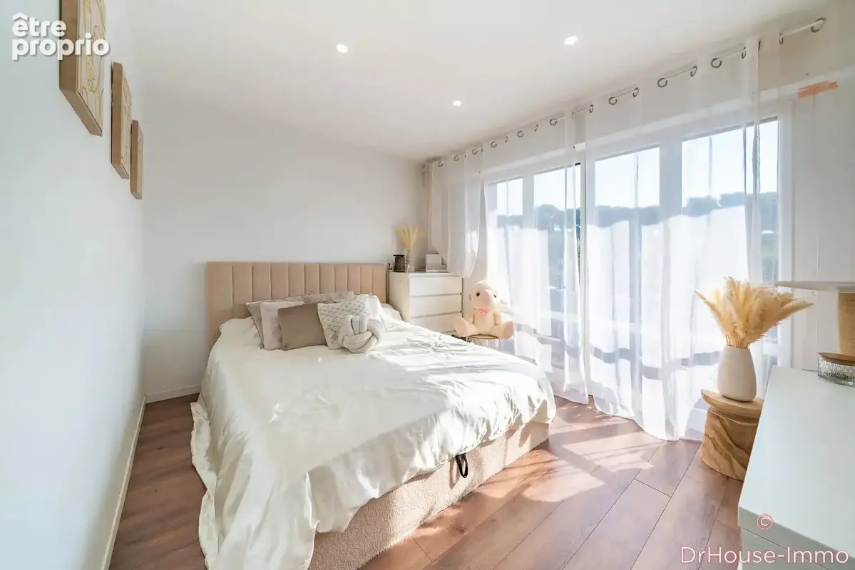 Appartement 3 pièces 61 m² à vendre à Le Cannet (06110) - photo 9