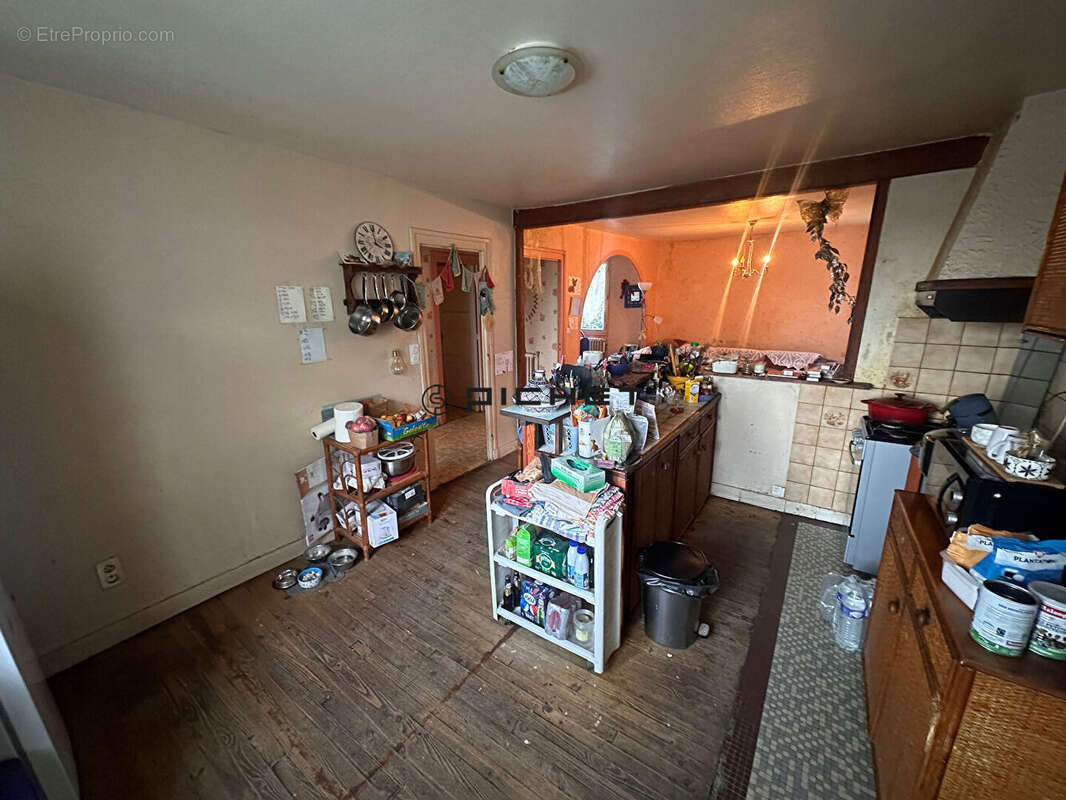 Maison à NOTRE-DAME-DE-SANILHAC