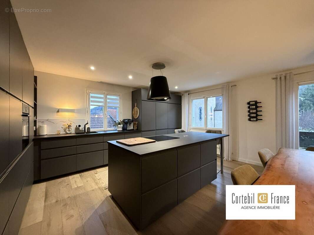 Appartement à MONNETIER-MORNEX