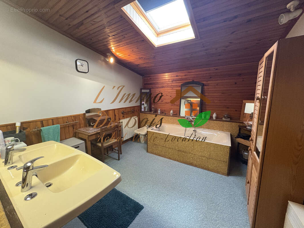 Maison individuelle de 193M2 - SAINT CLAIR DU RHÔNE - photo 14