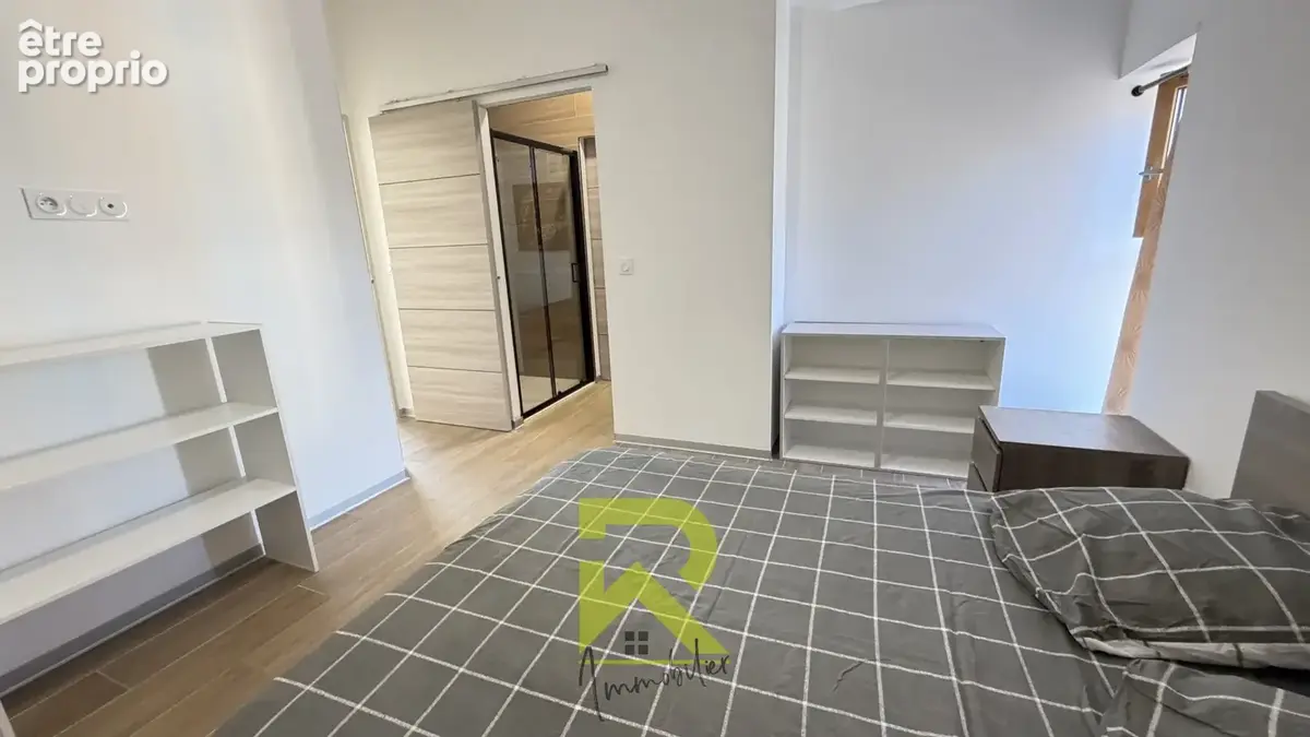 AGDE — Un appartement entièrement rénové avec terrasse au dernier étage - photo 6