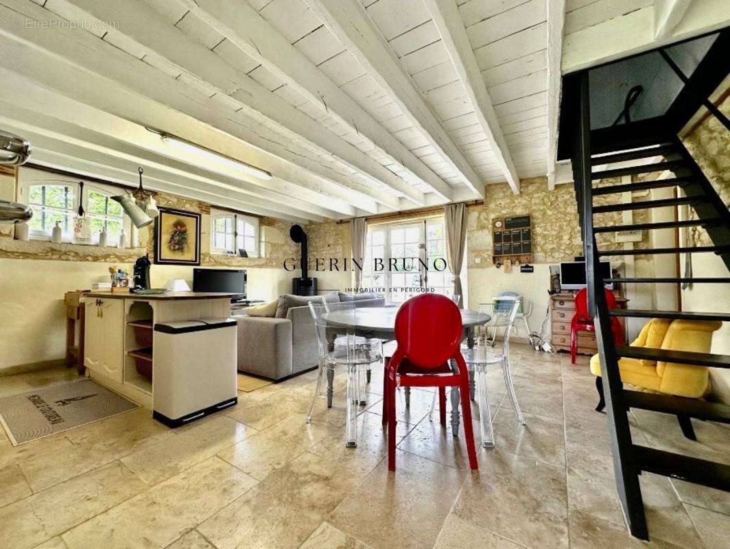 Charmante propriété en pierre avec deux maisons et piscine au cœur du vignoble de Monbazillac - photo 13