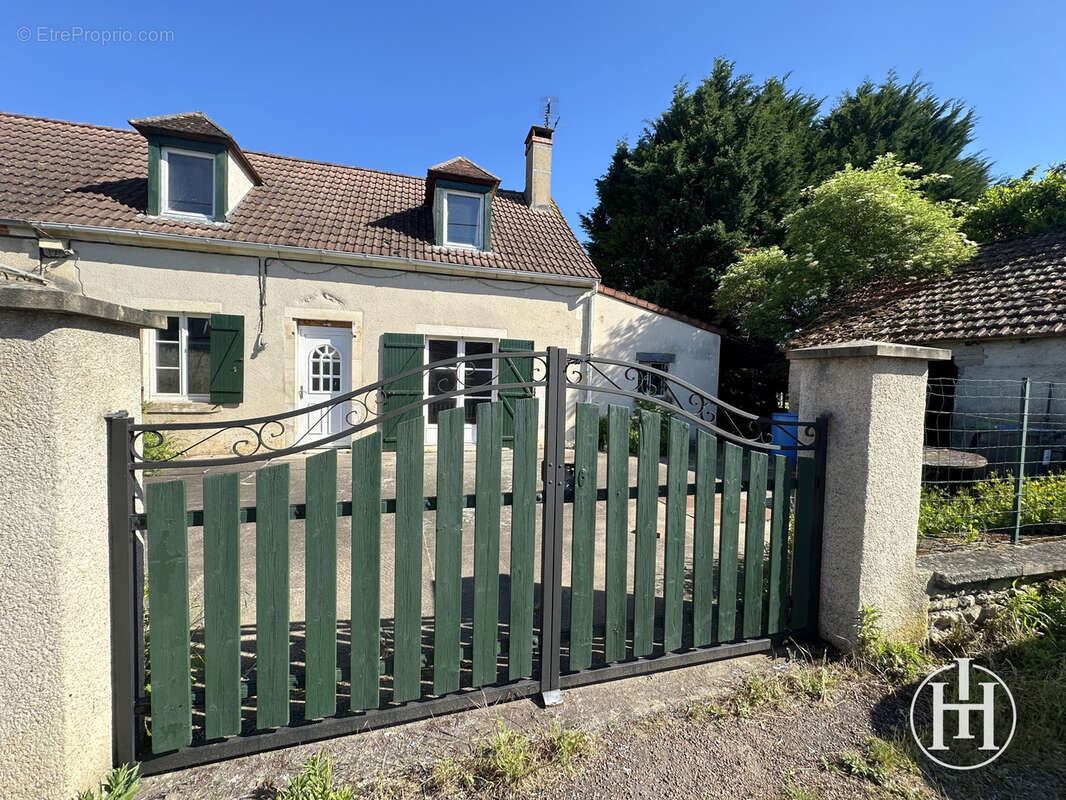 Maison à CHARENTON-DU-CHER