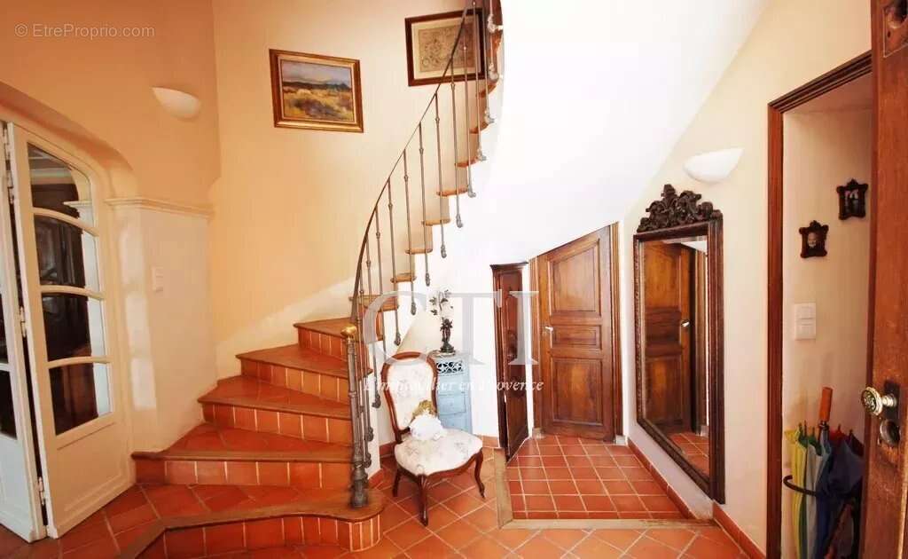 Exceptionnelle maison au charme de l'ancien et au confort contemporain avec jardin, piscine et annexes - photo 20