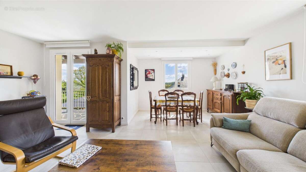 Maison à LUC-LA-PRIMAUBE