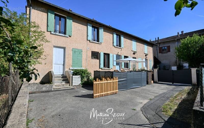 Maison à SAIN-BEL