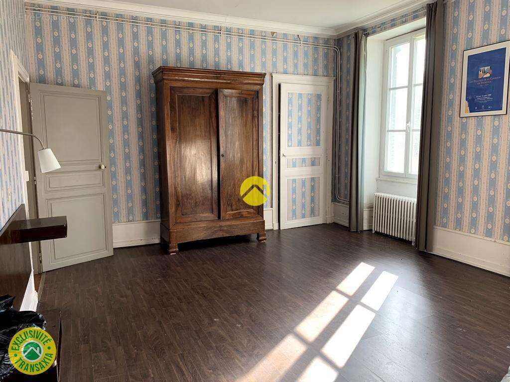 Maison à BOUSSAC