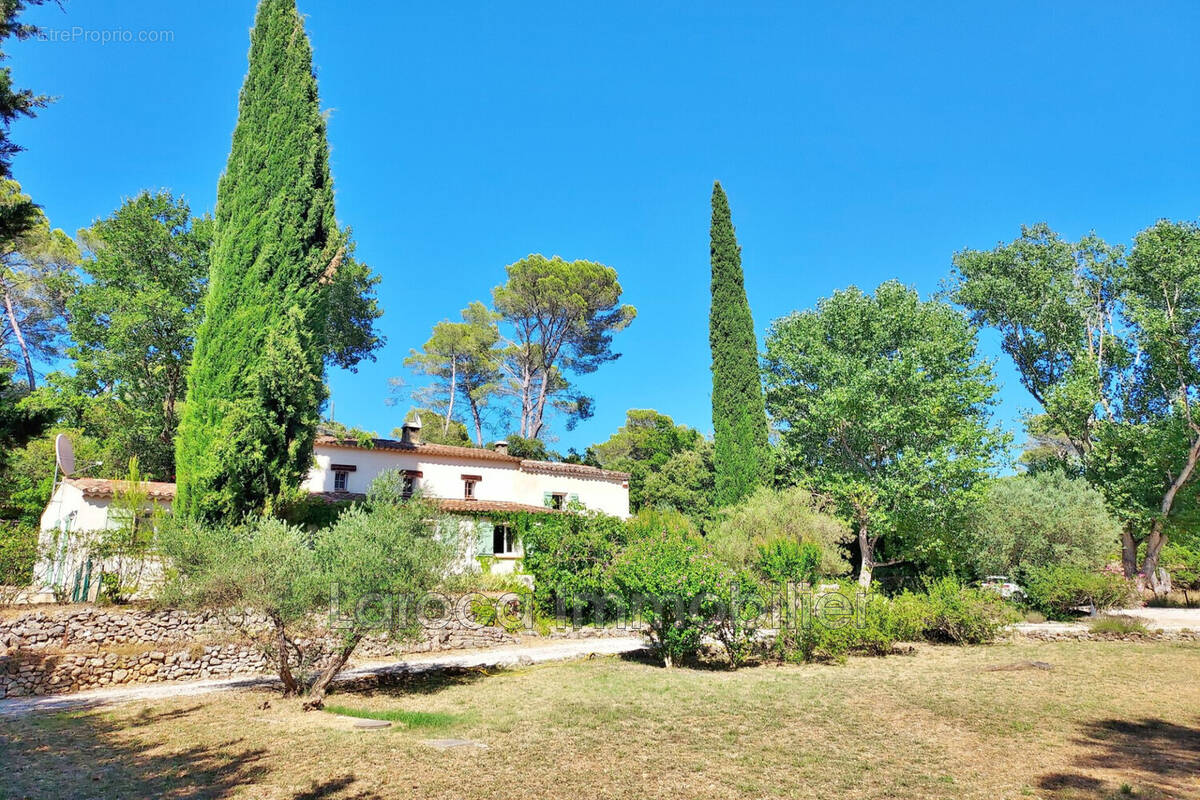 Maison à LORGUES