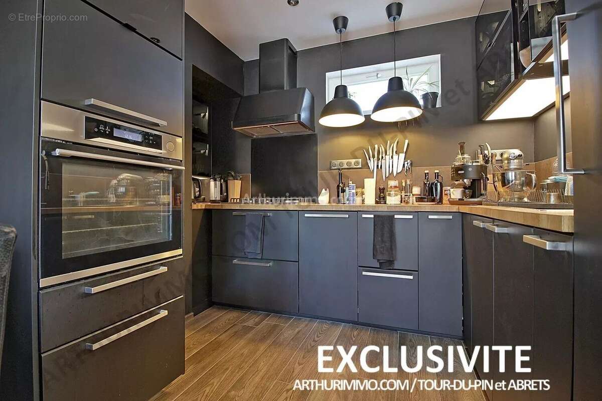 Maison à LA TOUR-DU-PIN