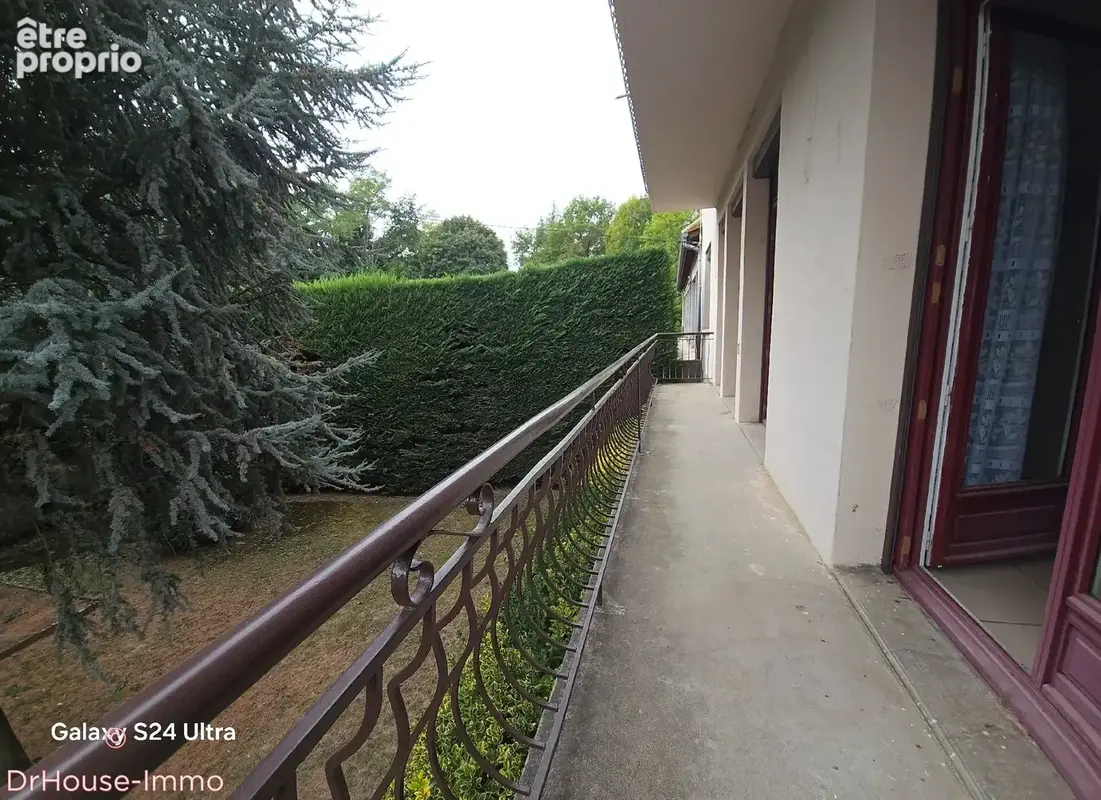 Appartement 4 pièces 85 m² à vendre à Le Chambon-Feugerolles (42500) - photo 8