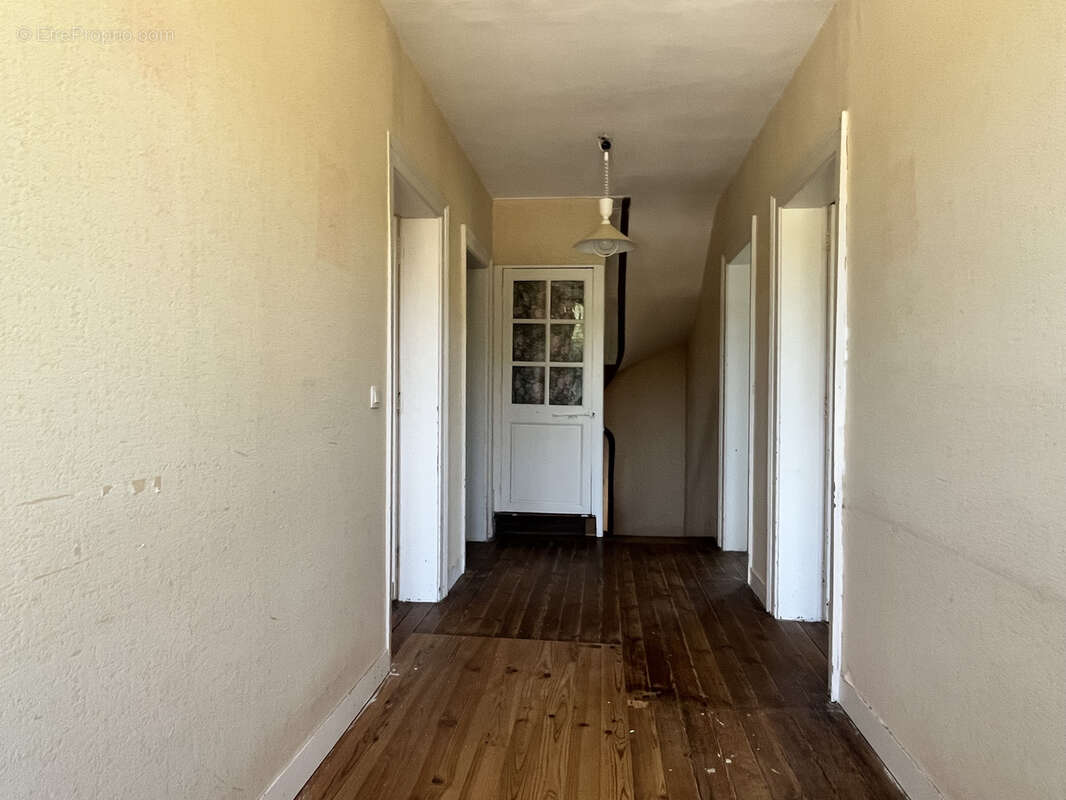 Maison bourgeoise en briques avec dépendance, jardin 1900m2 et fort potentiel- Proche VIMOUTIERS - photo 22